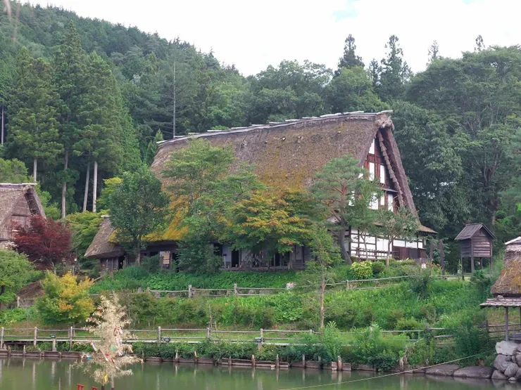 近看合掌屋的樣貌