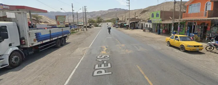 1S是貫通南北非常繁忙、很多大車在跑的泛美公路，減速丘的油漆已經被磨得快光了