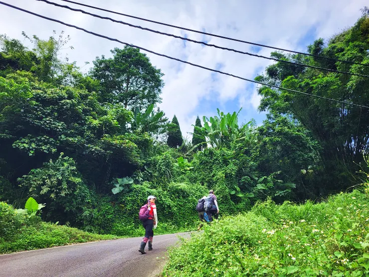 開始一路長陡坡