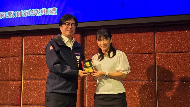 越努力越幸運（多做多得？），得到與邁市長的同框照🤗