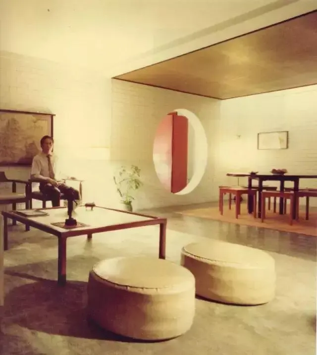 1964，王大閎於虹廬，王大閎提供（圖片來源：王大閎建築研究與保存學會）