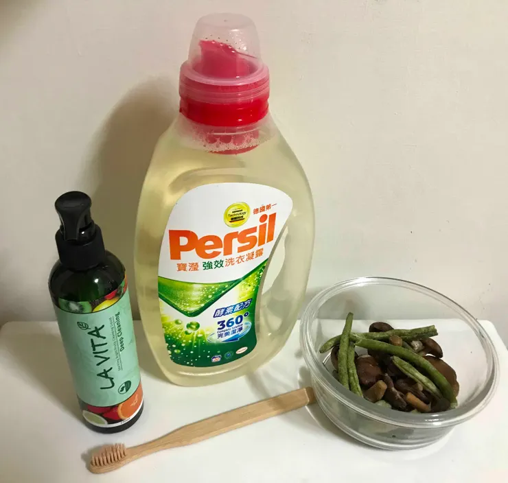 最後我買了:淨毒五郎洗衣精1000ml+手洗精230ml共529元、香菇乾+敏豆乾54.5克共109元、還有竹牙刷35元一隻,而且竹牙刷也沒有額外的紙盒包裝,這樣很棒(現在在用的竹牙刷用超過三個月了發霉了所以補貨)。