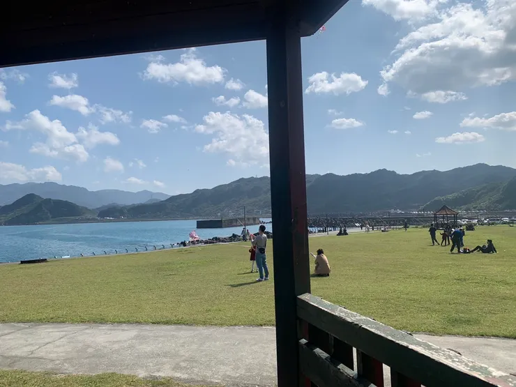這是基隆的水族館前方