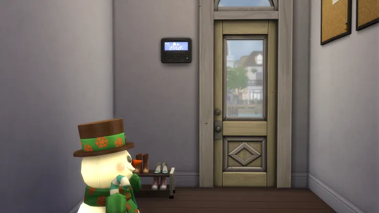 後門也是門口，當然要有警報器。