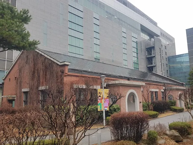 舊京城紡織事務棟