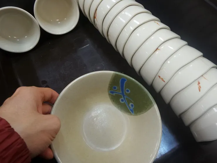 對碗來說，越空心內容越多，好哲學