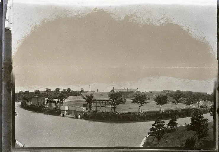 1926年，明治神宮外苑棒球場建成照（明治神宮野球場提供）