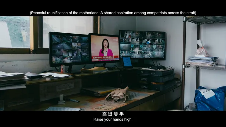 保全監視器畫面、旁邊還有宅急便包裹；有高手可以判斷出是什麼社區嗎？