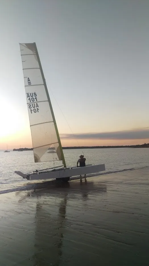 下午他們會帶著自已的船來風帆