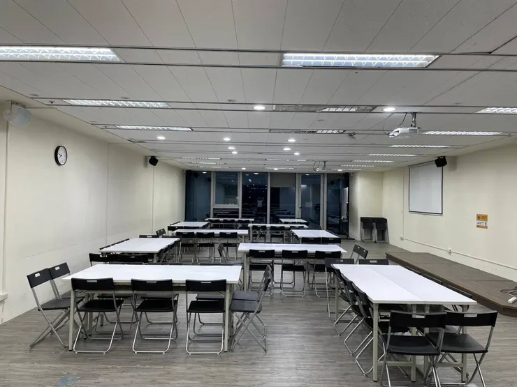 JR台中七期CBD教室分組型120人