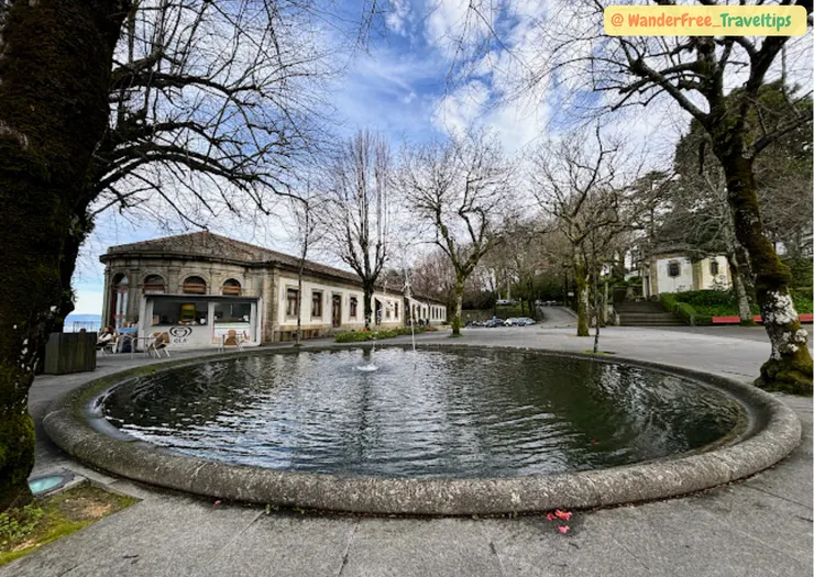 教堂前廣場的水池