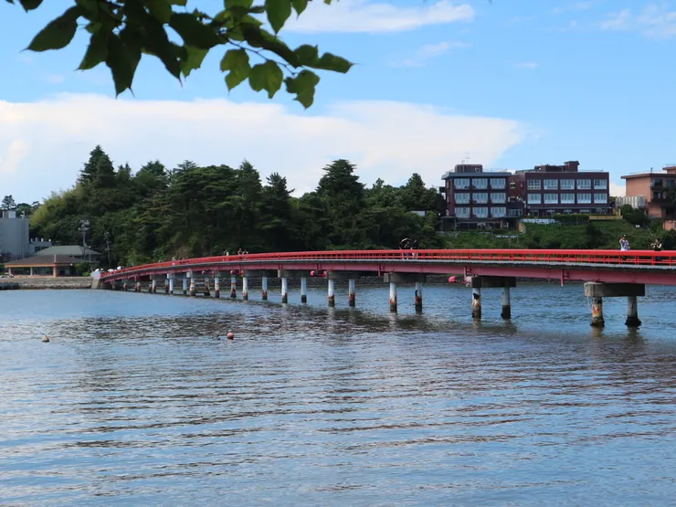 福浦橋是座結緣橋，傳說在過橋時一直默念心儀對象的模樣，就會遇到一個喜歡的人