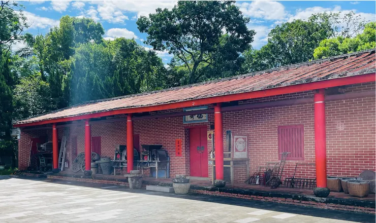 左廂房。