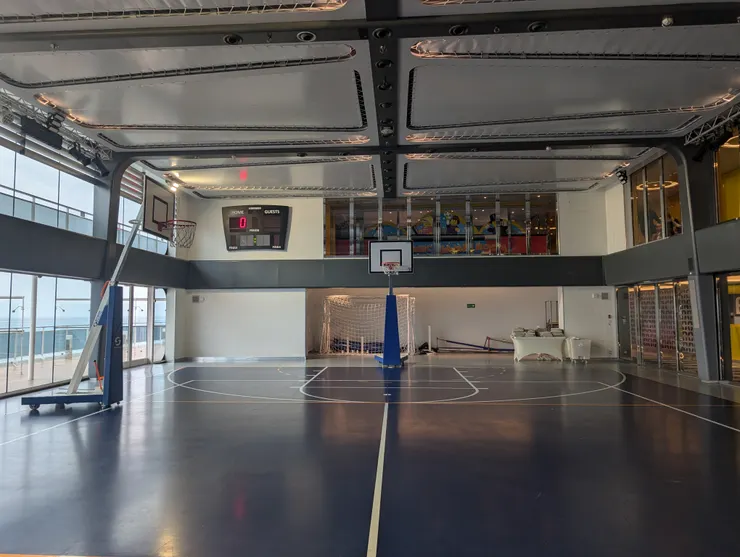 籃球場~但沒看到籃球