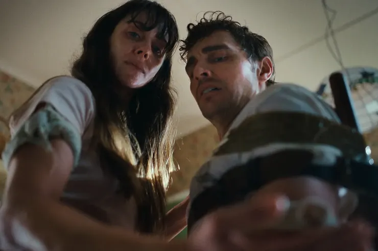 真實夫妻檔自帶的默契與火花，為電影增色不少