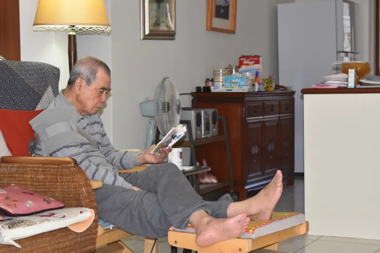 2018年三月，熱敷肩膀的時間也可以拿來讀小說。