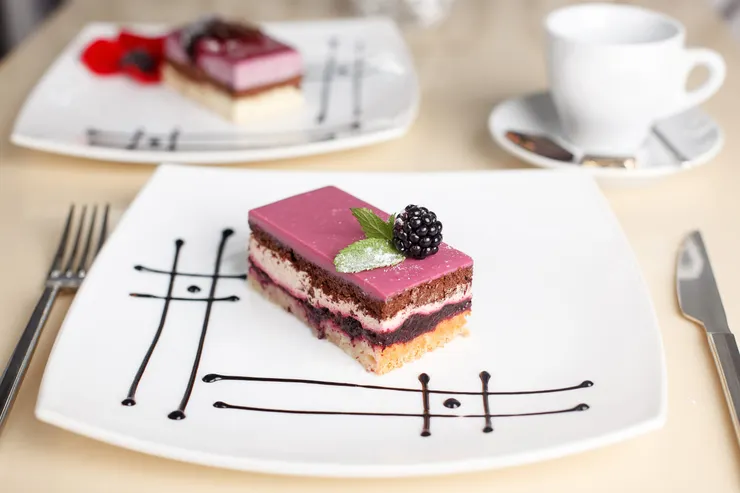 桑葚慕斯蛋糕。圖/123RF圖庫