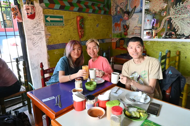 Lunch 於 Iguanas Green's restaurant 