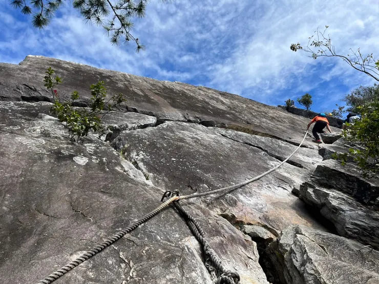 鳶嘴山攀繩路段