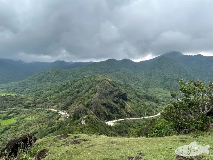 乳頭山山頂風景，大約走10分鐘就可以攻頂