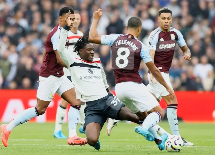 美度和泰利文斯力爭中埸控球權