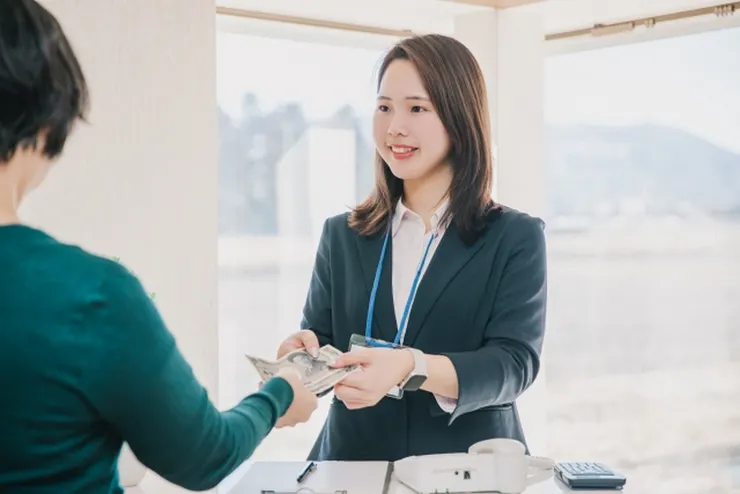 銀行職員；銀行員 (圖片來自Photo-ac)