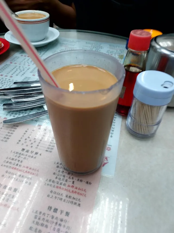 金鳳茶餐廳的凍奶茶