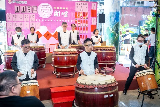 服務對象帶來精湛的太鼓表演，活力滿滿。