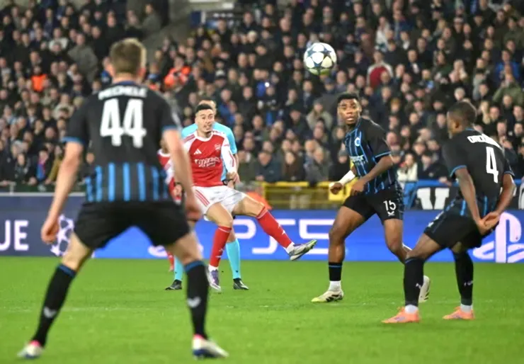 馬天利尼射入世界波助阿仙奴大勝3:0