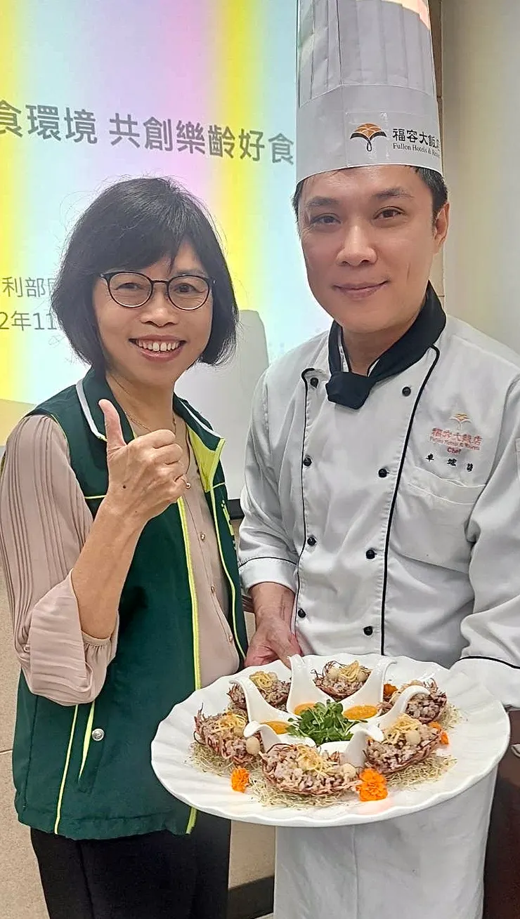 左：國健署副署長賈淑麗 右：福容台北二館卓竑諺主廚/公關行銷馮黛苓提供