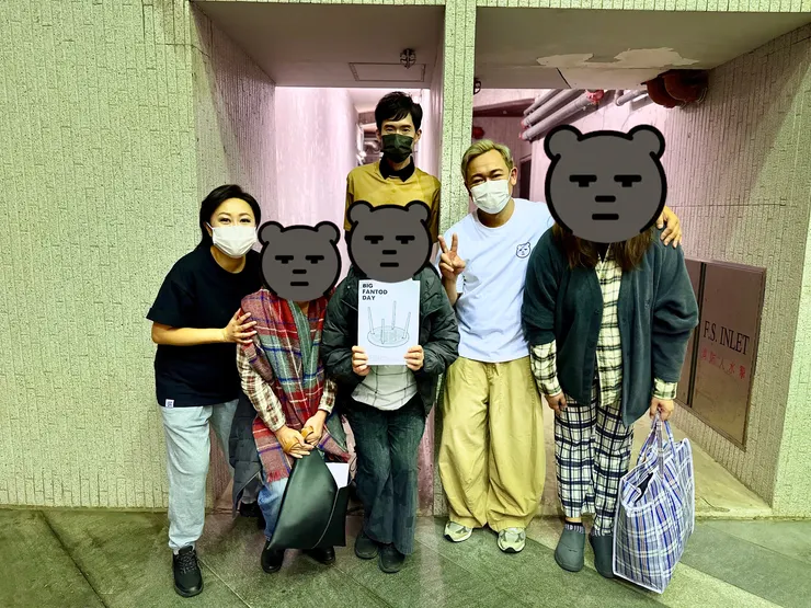 與《大反枱日》主演陣容合照！