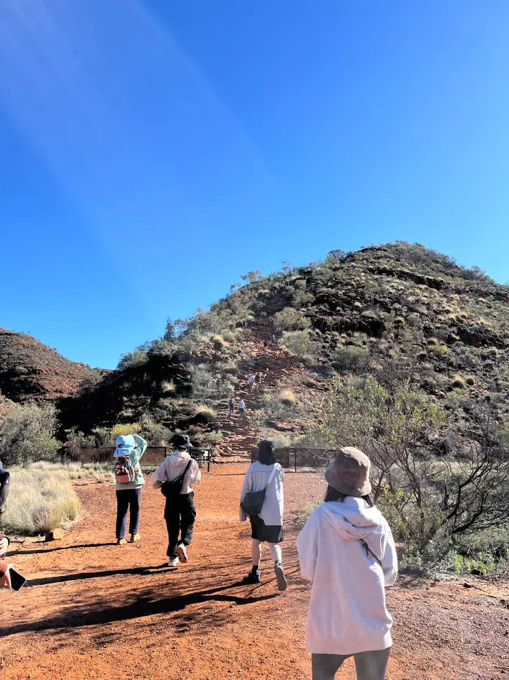 這是第一個挑戰!!! (我覺得也是最累的XD 接下來就沒有那麼陡的路了)
