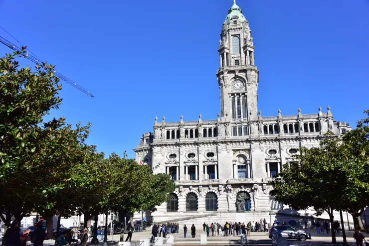 波多市政廳，此行因前面的水池維修中，無法作為前景拍照。