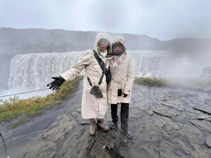 在黛提瀑布拍的狼狽照