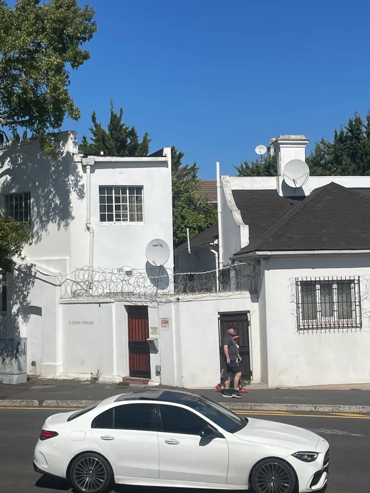 南非人住宅必備的電網