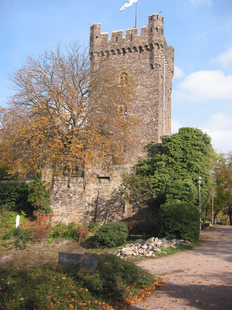 城堡主塔，裡面是城鎮歷史文物展，可以爬到最樓頂眺望市鎮和萊茵河谷