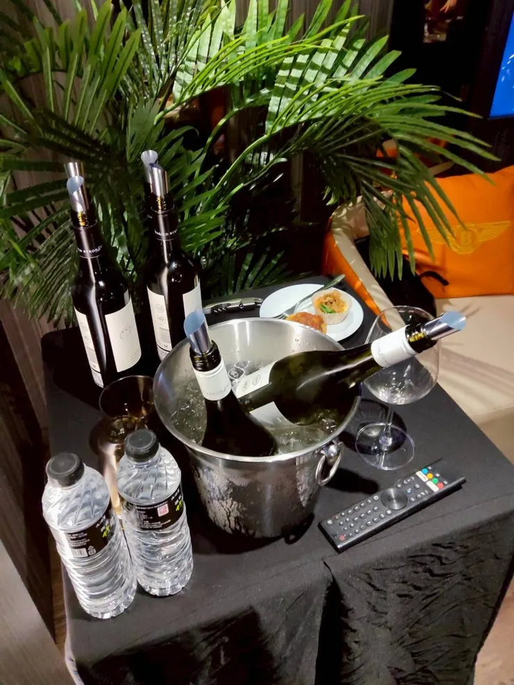 紅酒流轉之夜 - Galaxy House 的味覺詩篇