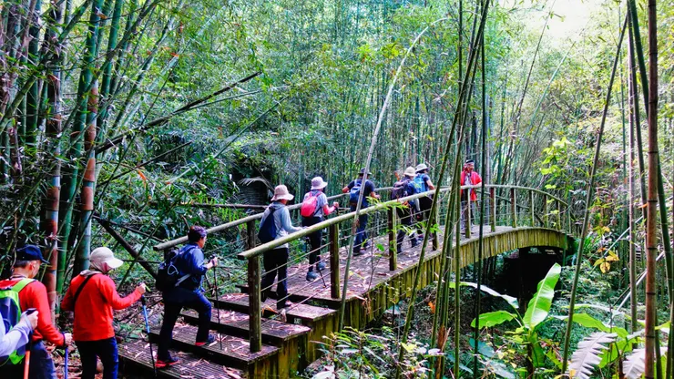 長老帶隊出發囉