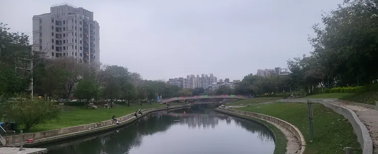 向晚的興大康河(李建崑攝影)