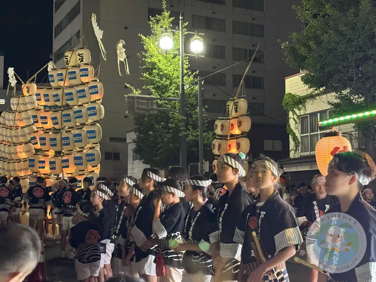 活動結束後  競演人員與觀眾席道別