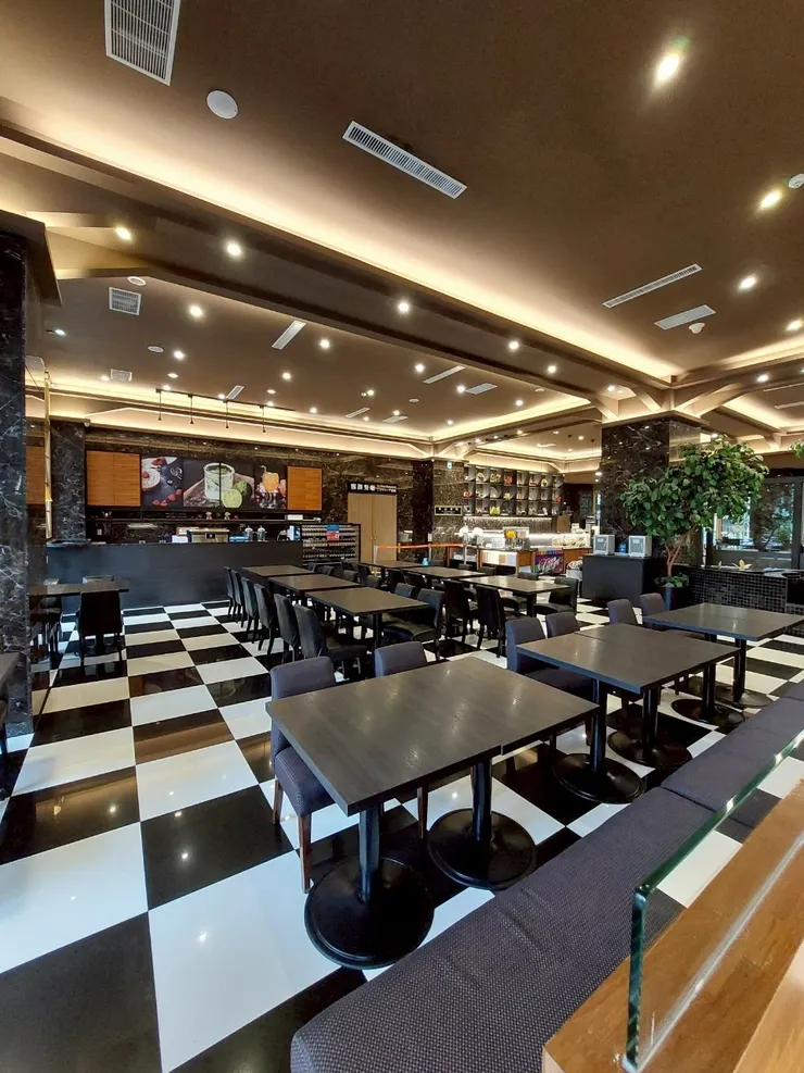 飯店一樓點心吧座位區