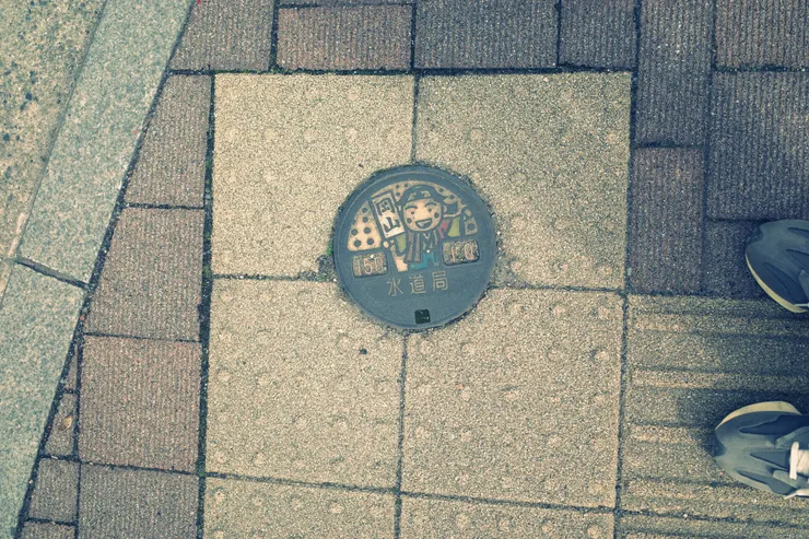 有可愛圖案的維修孔蓋