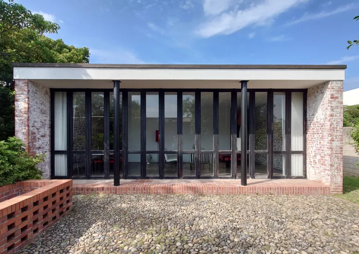 王大閎建築研究與保存學會募款重建「王大閎建國南路自宅」，2017年在北美館旁復刻重建竣工，並捐贈給台北市政府，開放民眾參觀。