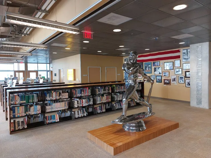 八樓有一區是專門蒐羅棒球相關書籍