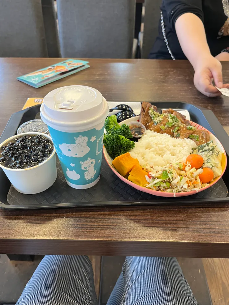 玫瑰油雞腿飯套餐