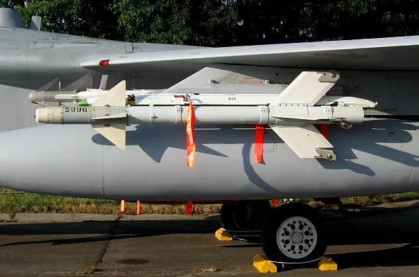 在見識過米格23和R-60MK的巨大性能優勢後,南非空軍後來還是向以色列採購了巨蟒3型,這也是南非首款真正具備全向攻擊這一能力的飛彈 - 但第一批巨蟒飛彈直到1988年10月才運抵,沒趕上邊境戰爭。