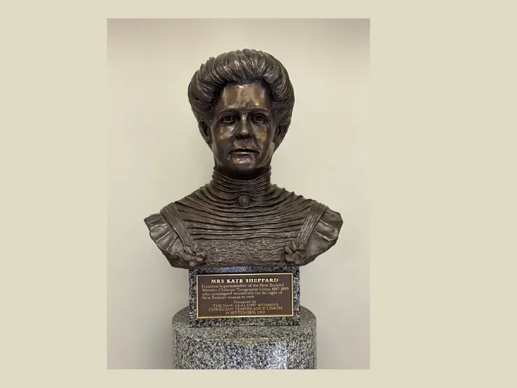 Kate Sheppard 女士讓紐西蘭成為全世界第一個讓女性有投票權的國家