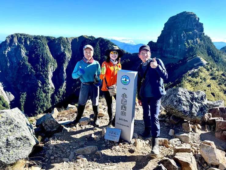 和正副嚮導於小霸尖山合拍