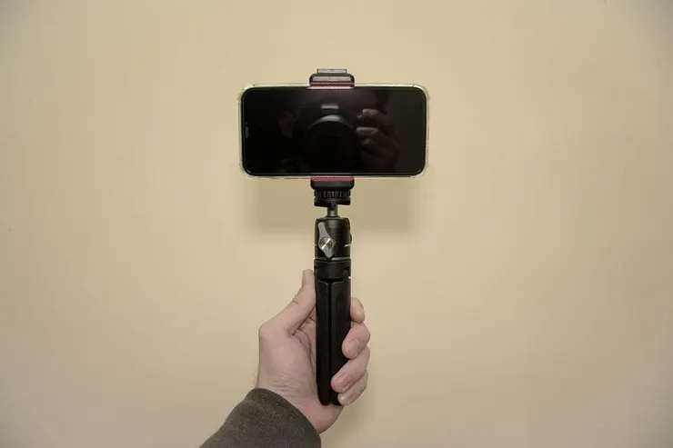 收合後可以作為握柄