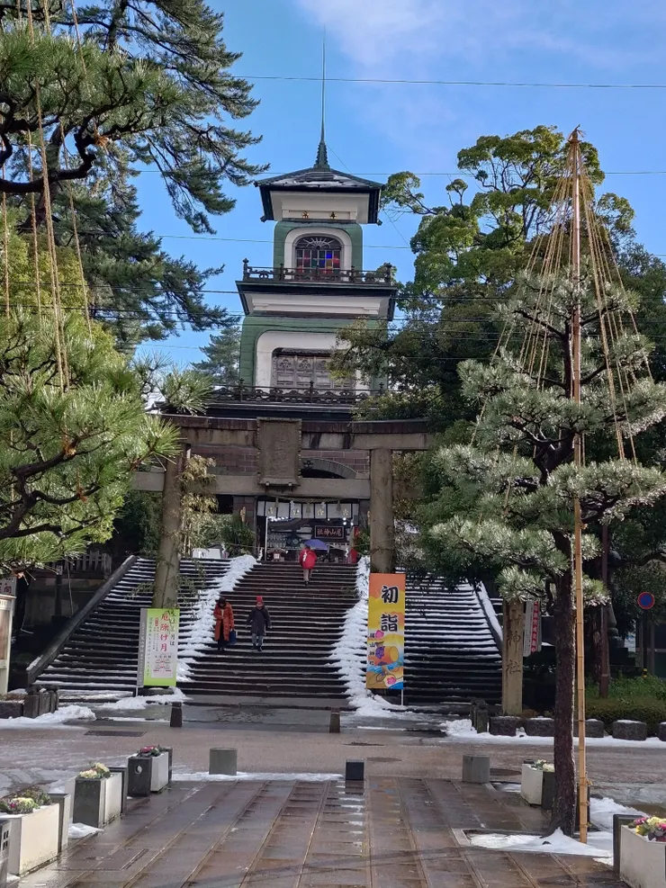 　　　　初詣（一月一日新年參拜）剛過的尾山神社　　　　